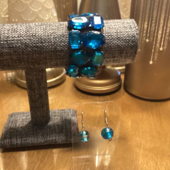 Blue Jewels Bracelet and Earrings - Picture 2 of 5